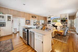 Private kitchen - Screened Porches, Decks, Rockers, Hammocks And An Upstairs Balcony With Ocean Views 5 Bedroom Home by Peace Vacations (Georgetown)