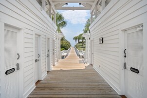 House, 5 Bedrooms | Property grounds