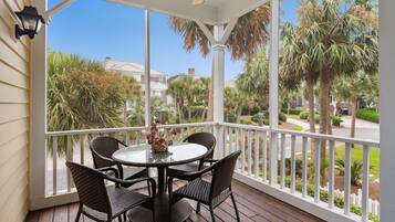 House, 5 Bedrooms | Outdoor dining