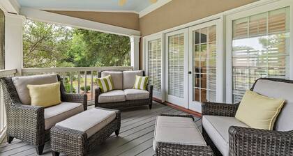Perfect Blend Of Comfort And Modern Design For A Peaceful Retreat 3 Bedroom Villa by Peace Vacations