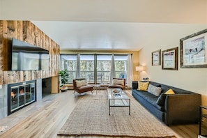 Condo, 3 Bedrooms | Living area | Smart TV