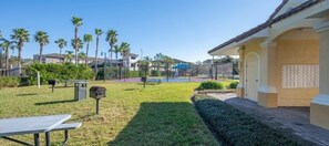 BBQ/picnic Area - Vista Cay Luxury Serenity. 2 Bedroom Townhouse by RedAwning (Orlando)