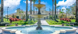 Fountain - Vista Cay Luxury Serenity. 2 Bedroom Townhouse by RedAwning (Orlando)