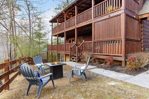 House, 6 Bedrooms | Property grounds - Riverbend Haven Mountain Adventure Awaits 6 Bedroom Home by Overmoon (Sevierville)