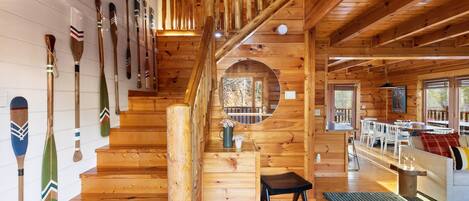 House, 6 Bedrooms | Interior