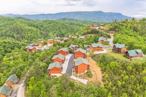 House, 6 Bedrooms | Exterior - Laurel Point Mountain Escape With Indoor Pool 6 Bedroom Home by Overmoon (Sevierville)