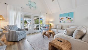 House, 6 Bedrooms | Living area