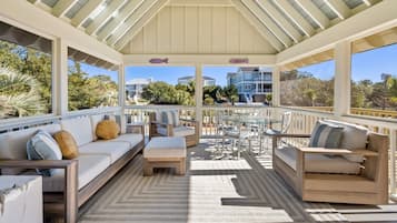 House, 6 Bedrooms | Property grounds