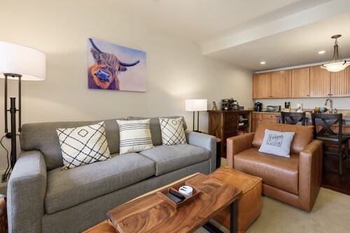 Base Camp 304 1 Bedroom Condo by RedAwning