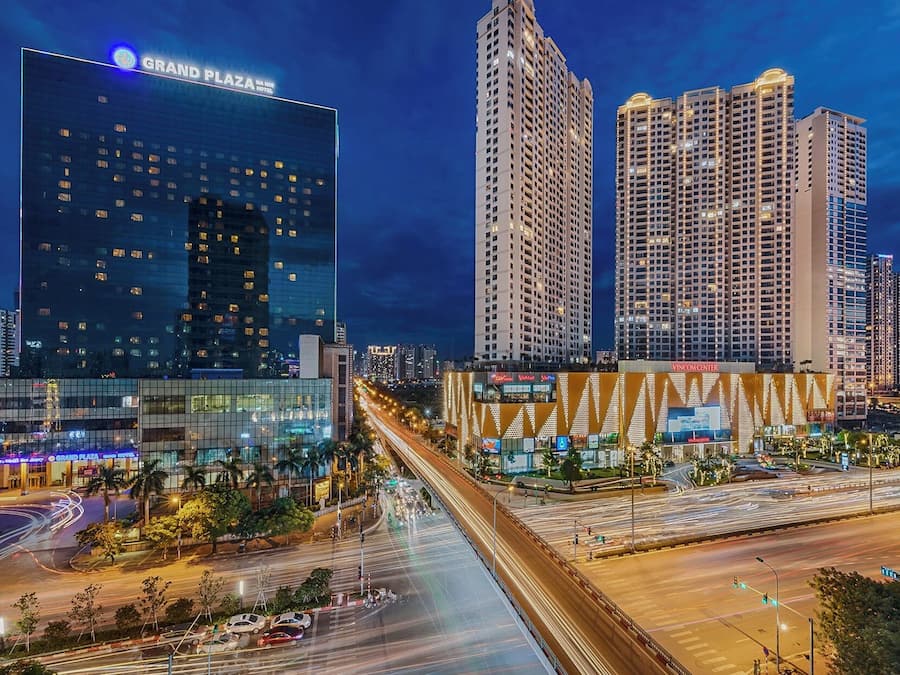 Mặt tiền nơi lưu trú - ban đêm