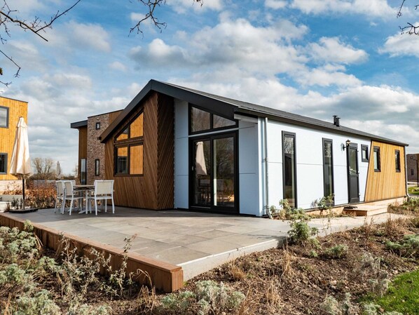 Chalet | Exterior - Nice Chalet With Combi Microwave, Near the Maas (Kerkdriel)