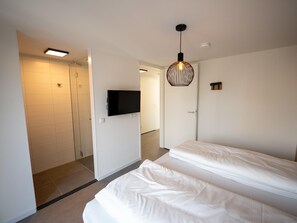 3 bedrooms, individually furnished, bed sheets - Villa in Breskens Near the Beach (Breskens)