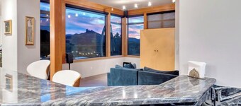 Cathedral Rock Getaway Estate w/ Chapel, Spa, STUNNING views in wonderful Sedona