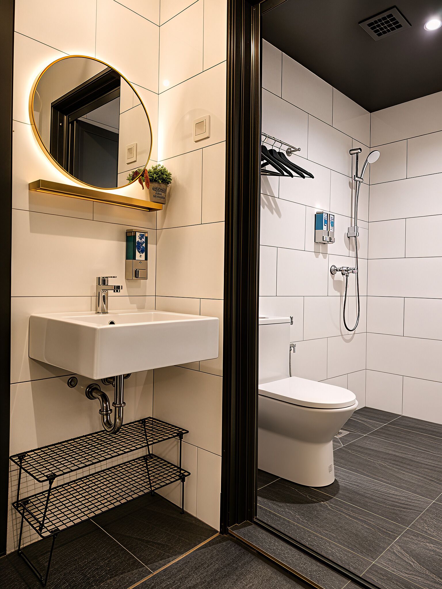 Deluxe Double Bed with ensuite Bathroom | Bathroom | Bidet