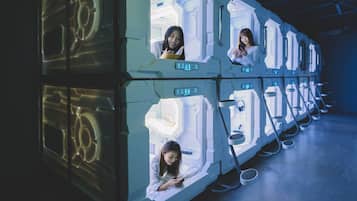 Female Single Capsule | 免費無線上網