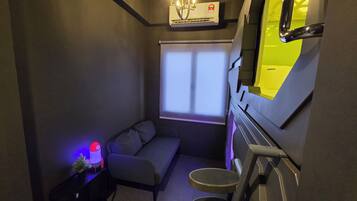 Deluxe Double Bed with ensuite Bathroom | WiFi (free)