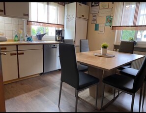 Dining - Apartment 'Wohner' with Private Garden, Balcony and Wi-Fi (Petersaurach)