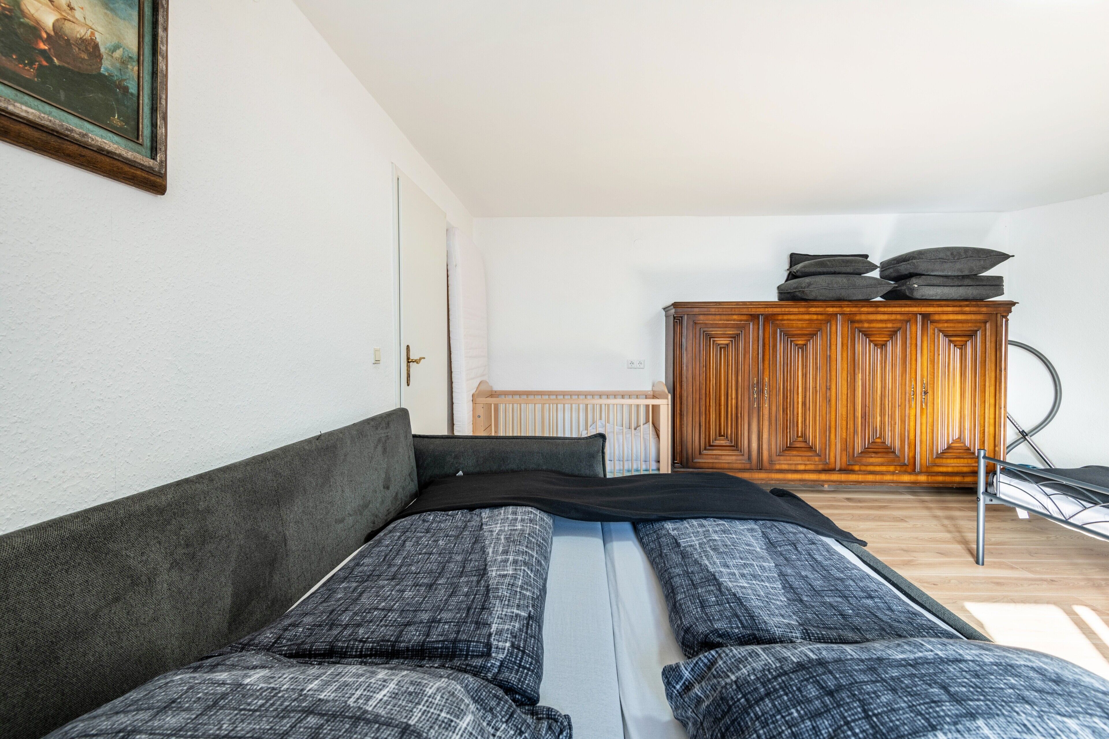 1 bedroom, free WiFi, bed sheets