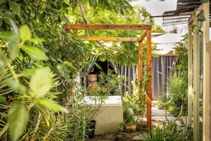 Exclusive Tent, Patio, Garden View | Deep-soaking bathtub - Sultan's Tent at Caesarea by Sea N' Rent (Hof HaCarmel)