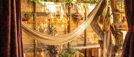 Exclusive-telttamajoitus, patio, näköala puutarhaan | Terassi/patio