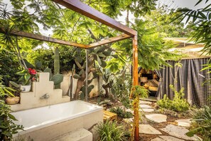 Exclusive-telt - terrasse - udsigt til have | Dybt badekar