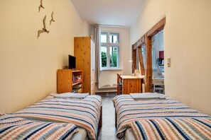 Schreibtisch, kostenloses WLAN, Bettwäsche