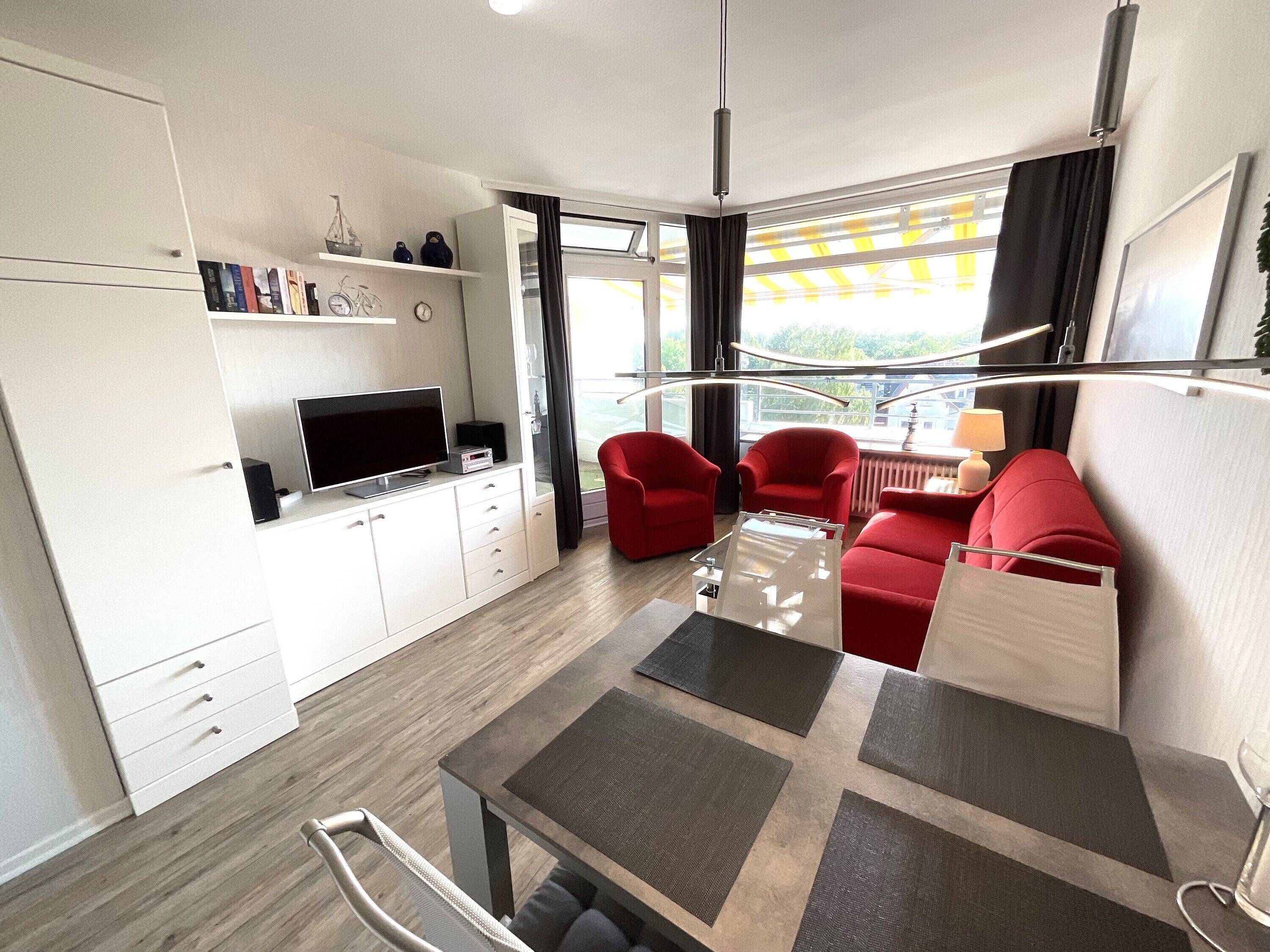 Televisión, tenis de mesa y estéreo 