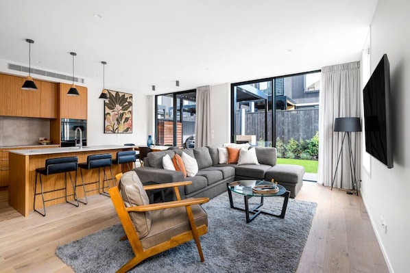 Televisión, estéreo