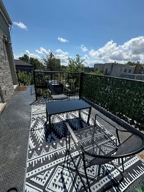 Property grounds - Penthouse Condo in Chicago featuring Zero Gravity Massage Chair  (Chicago)