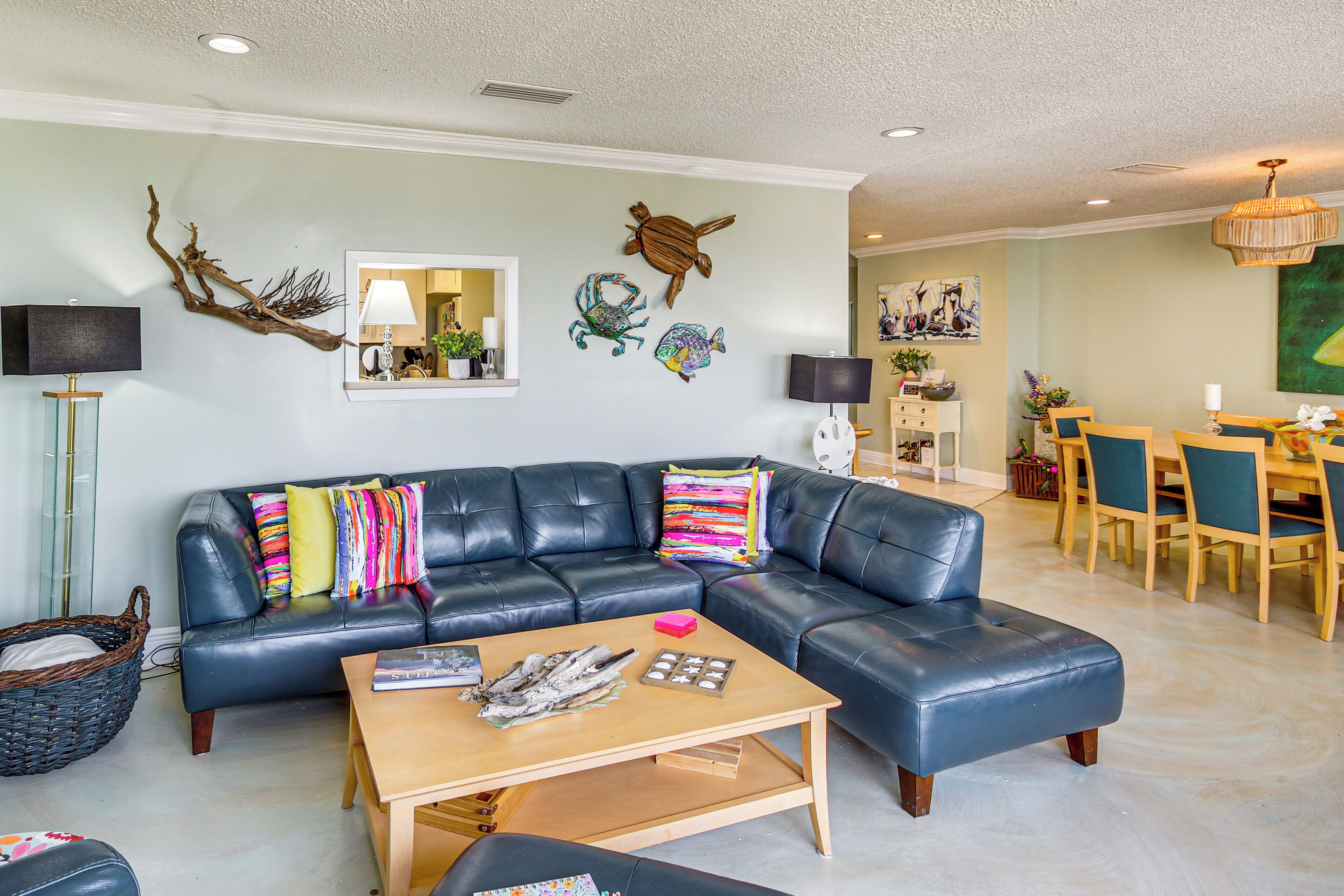 Waterfront Biloxi Condo: Gulf-view Balcony! - ビロクシ, MS