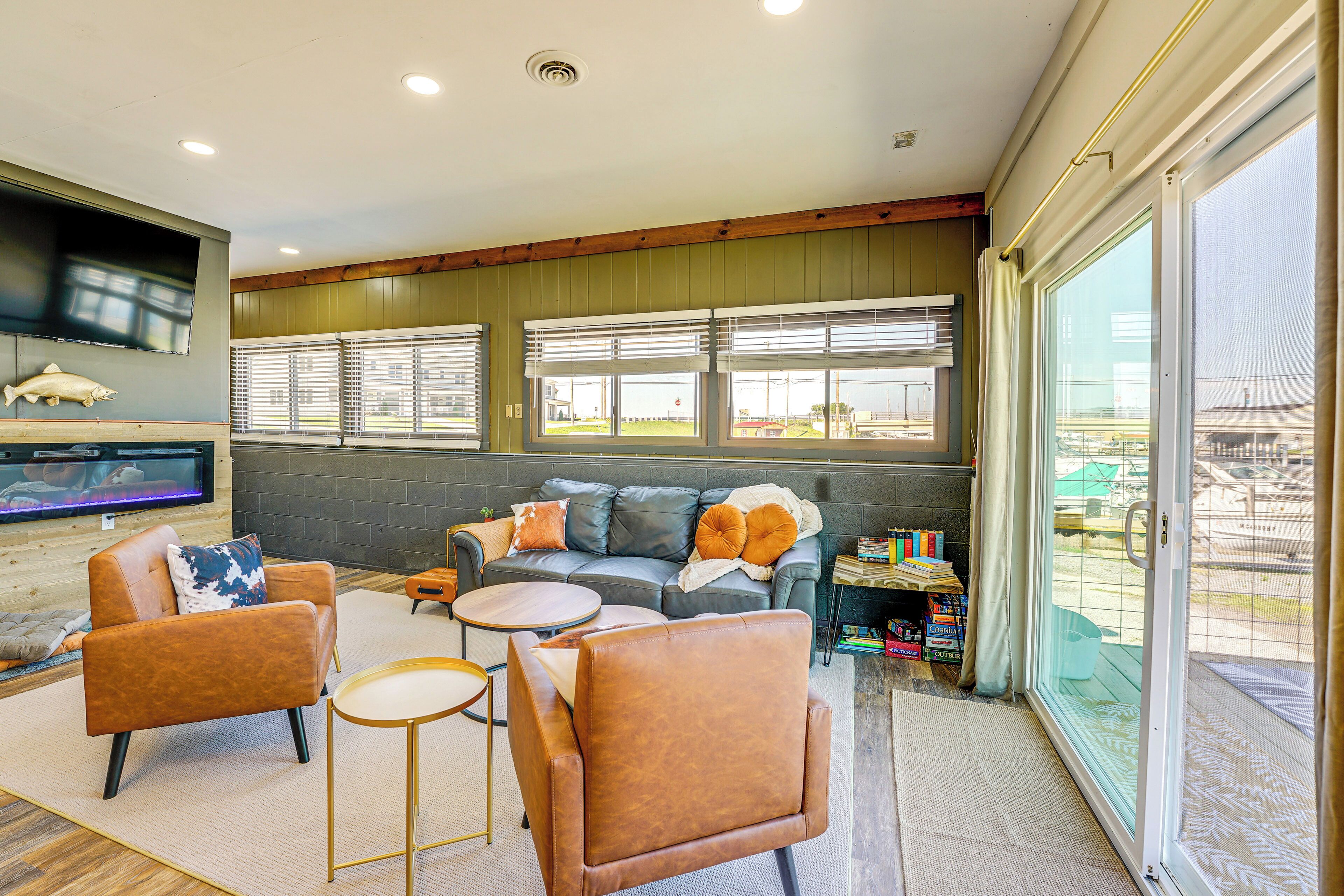 Waterfront Ludington Studio w/ Boat Docks & Grill!