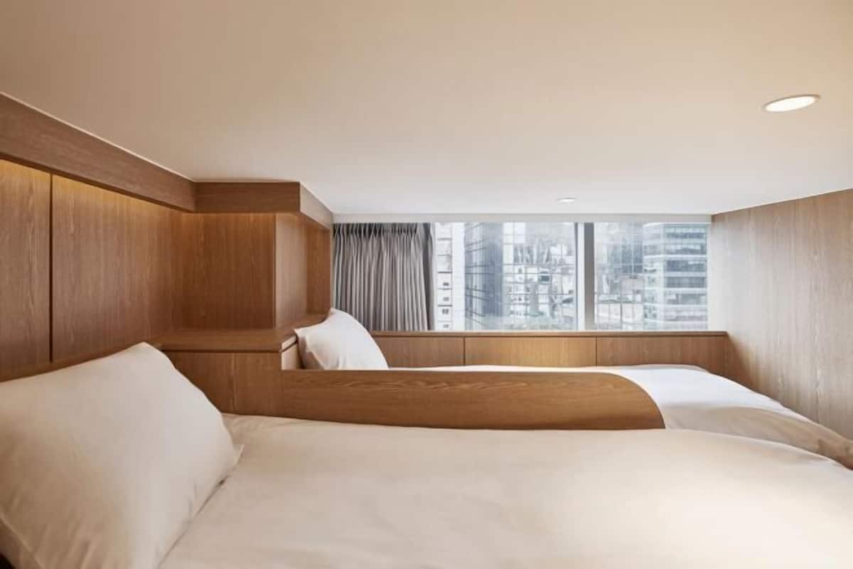In-room safe, blackout curtains, free WiFi, bed sheets