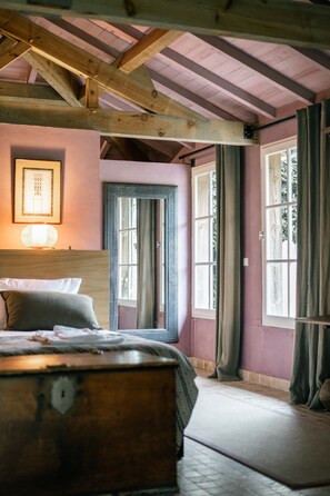 4 bedrooms, iron/ironing board, WiFi, bed sheets - La Maison Rose, 5 to 7 suites, in a private park, 10 minutes from the beaches. (Saint-Julien-en-Born)