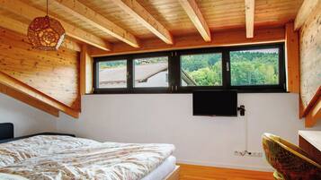 3 bedrooms, free WiFi, bed sheets