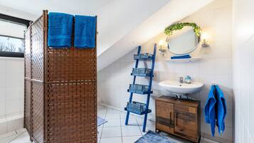 Shower, towels