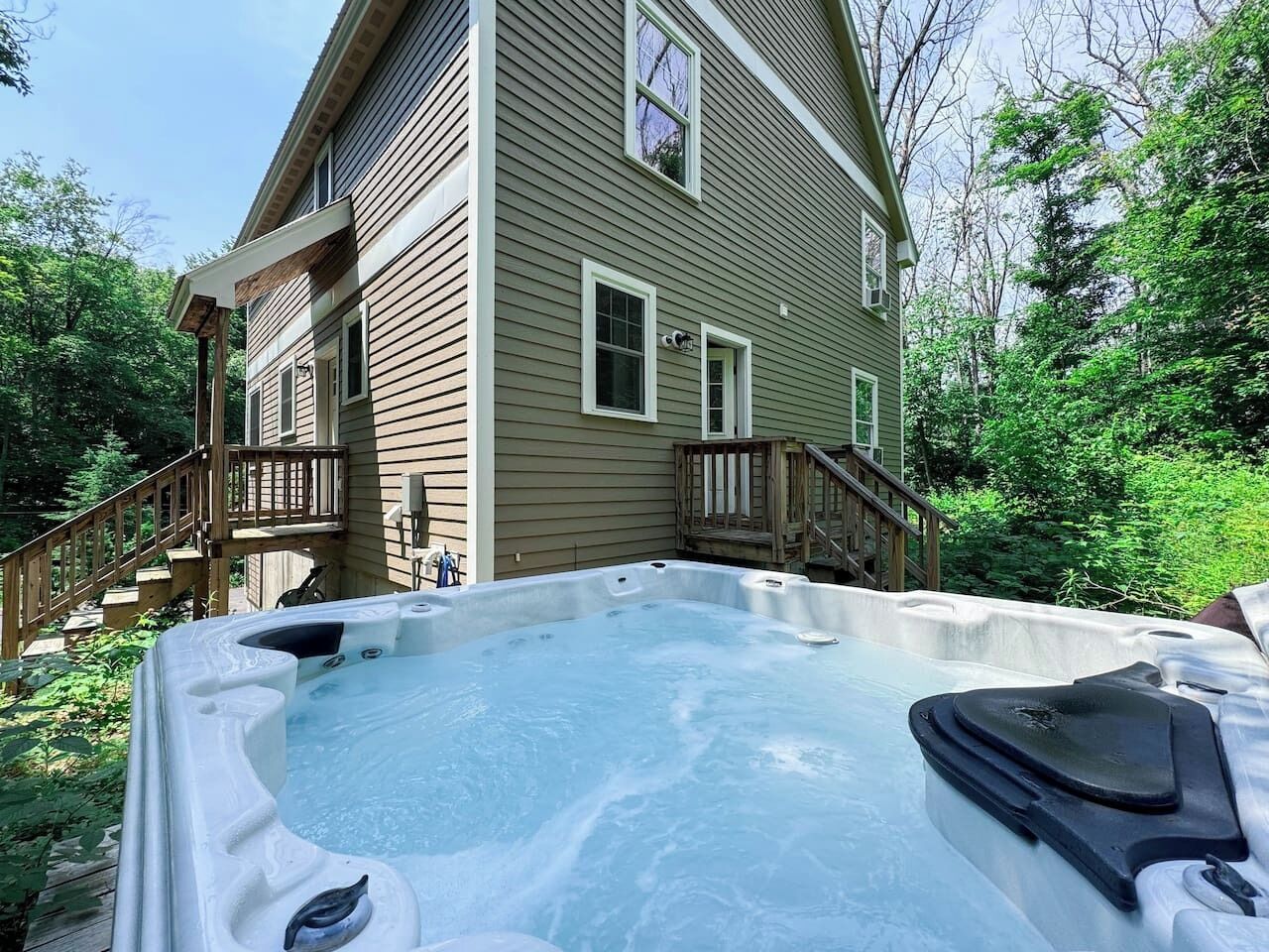 The Moat House | North Conway Getaway w/ Hot Tub