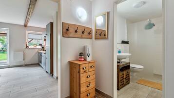 Shower, towels