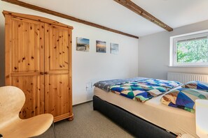 2 bedrooms, free WiFi, bed sheets - Apartment 'Ferienwohnung Möwe' with Shared Garden, covered terrace and Wi-Fi (Friedrich-Wilhelm-Lübke-Koog)