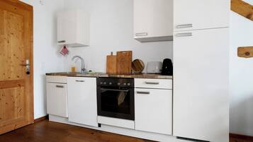 Kühlschrank, Ofen, Herdplatte, Geschirrspüler