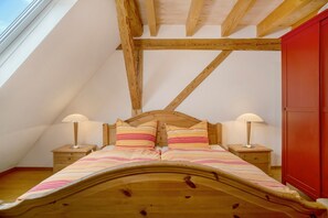 2 bedrooms, bed sheets - Apartment 'Die Große Wohnung, 80qm' with Balcony (Deggenhausertal)