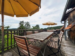 Outdoor dining - Apartment 'Die Große Wohnung, 80qm' with Balcony (Deggenhausertal)