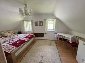 1 bedroom, free WiFi, bed sheets