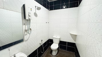 Family Suite | Bathroom
