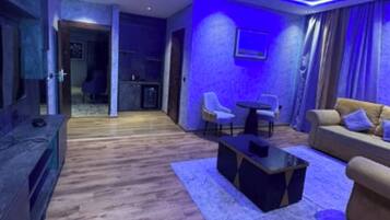 Suite | Minibar, desk, laptop workspace, blackout drapes