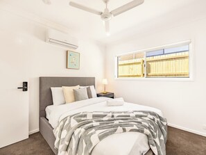 4 Schlafzimmer, Bügeleisen/Bügelbrett, WLAN, Bettwäsche