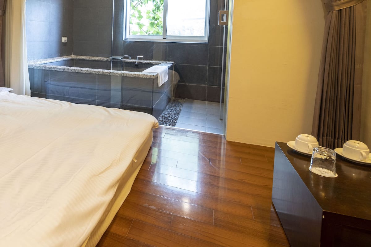 Economy Double Room, 1 Double Bed | Rollaway beds, bed sheets