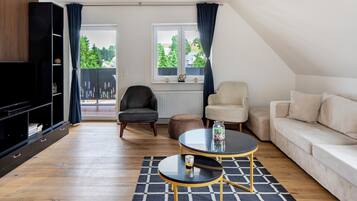 Fernseher, Tischtennisplatte