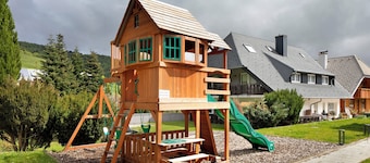 Apartment 'Donjeta's Vogelsang' with Mountain View, Shared Garden and Wi-Fi
