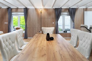 Dining - Apartment 'Eljesa's Lichtblick' with Mountain View, Shared Garden and Wi-Fi (Oberried)