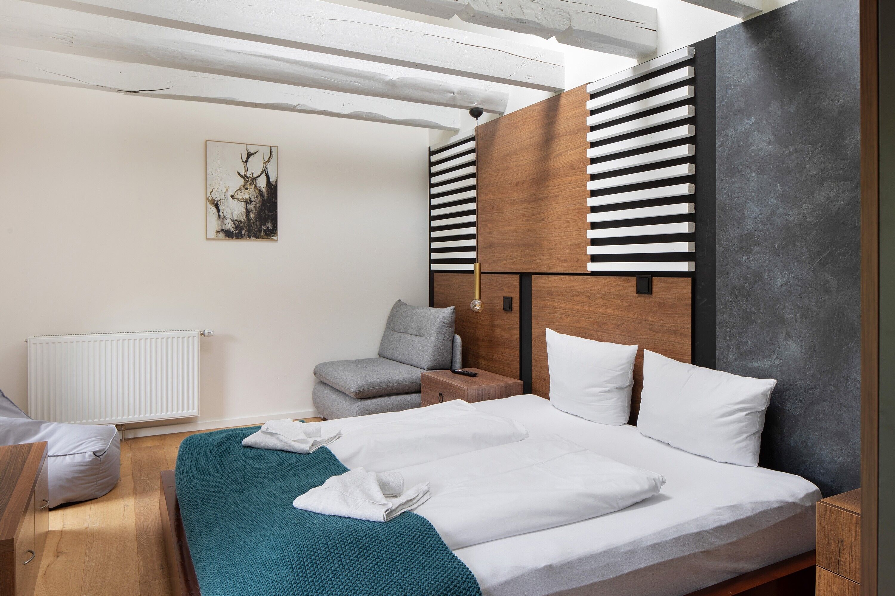 2 bedrooms, iron/ironing board, free WiFi, bed sheets